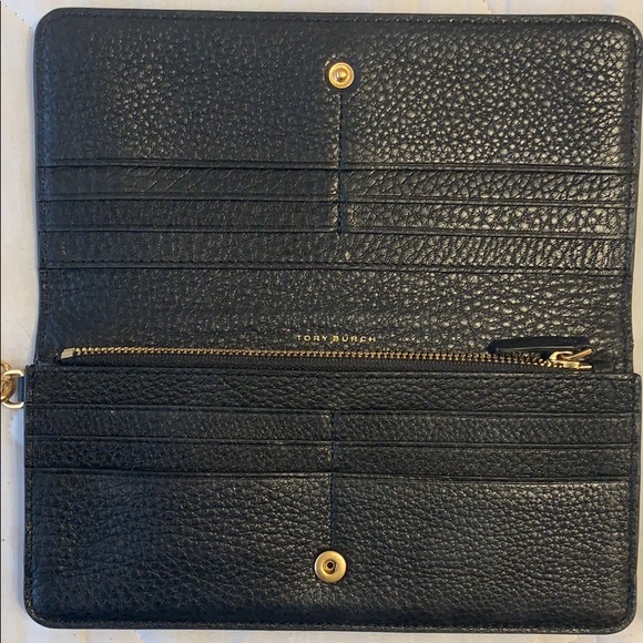 Wallet/wristlet - Picture 2 of 2